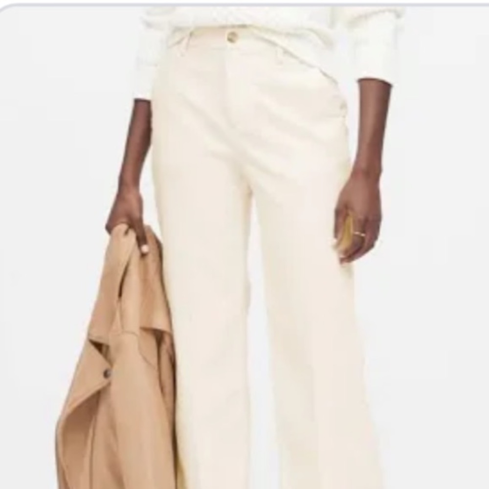 Banana Republic white cropped corduroy pants
